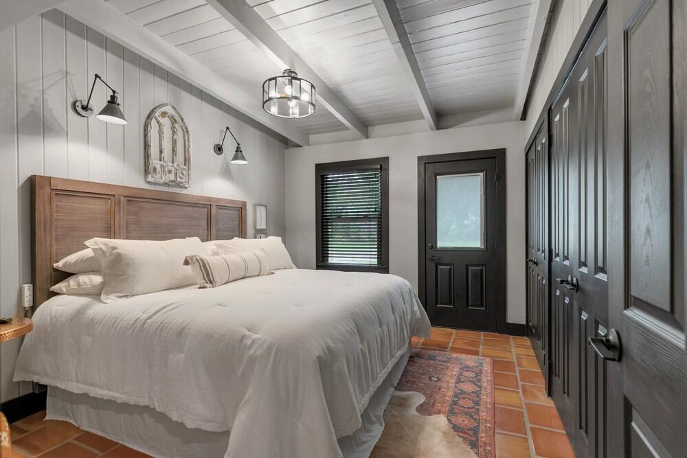 Luxurious La Casa W/pool & Hot Tub