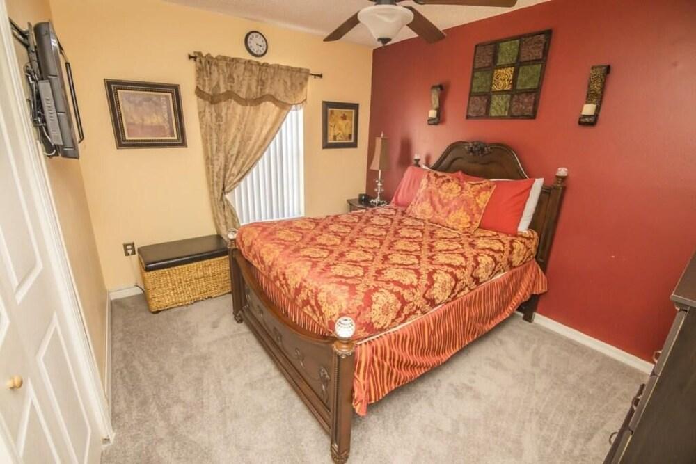 Thomas' Lake Berkley Resort Townhome