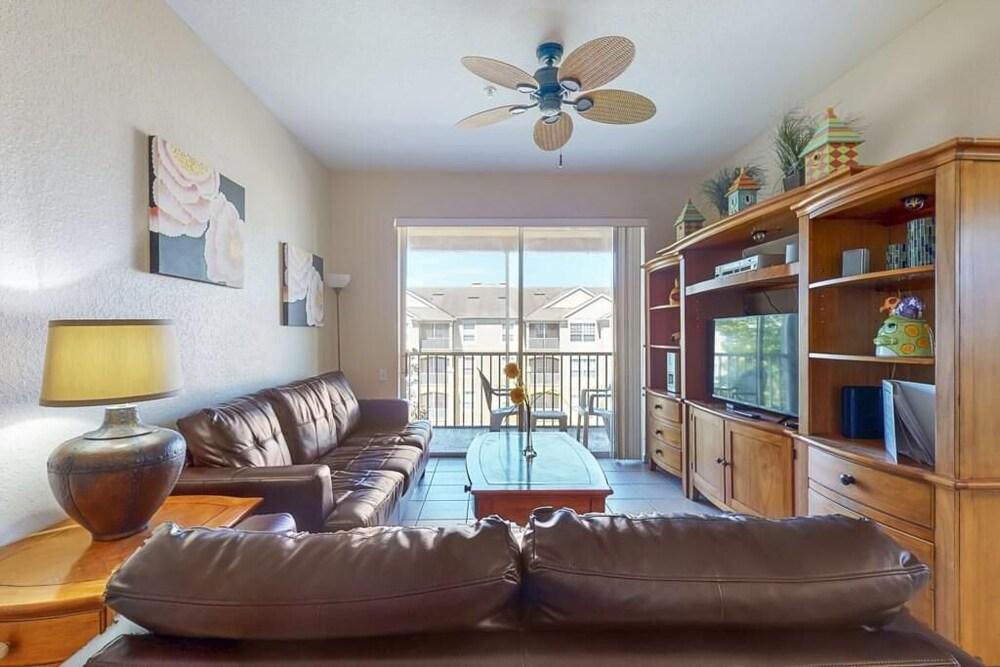 Gary's Windsor Hill's Condo