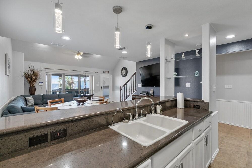 New! Stunning House w/ Pool & 1 Block From Beach!