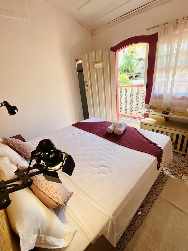 Com Verso e Prosa RePouso e café