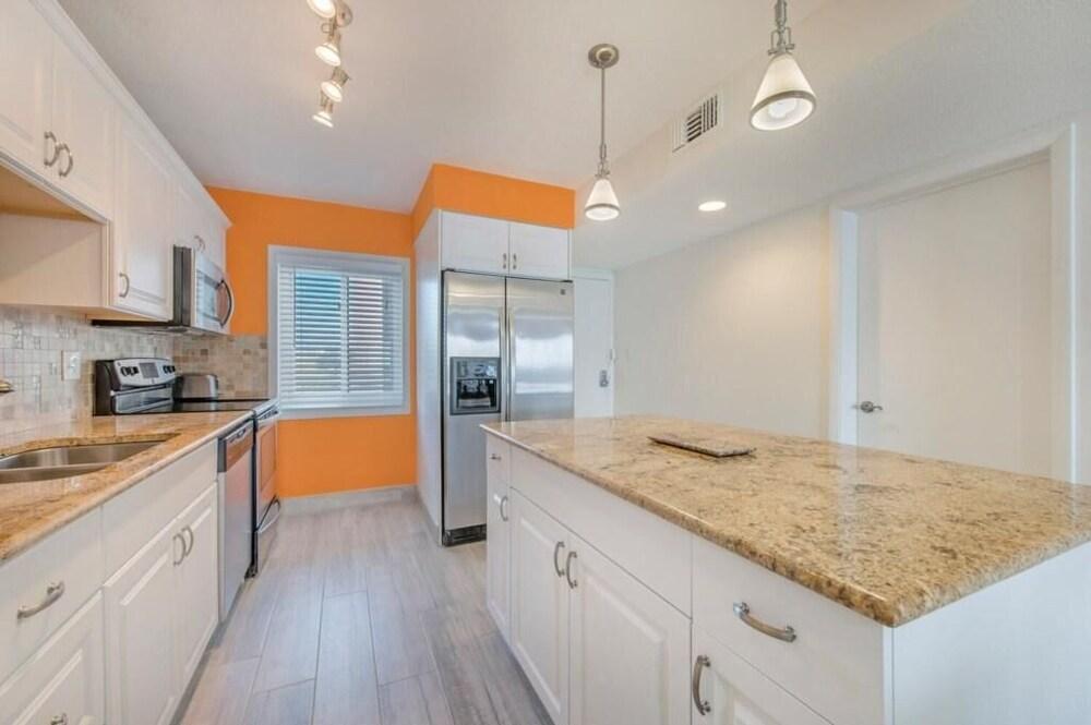 Leonardo Arms Condo on the Beach