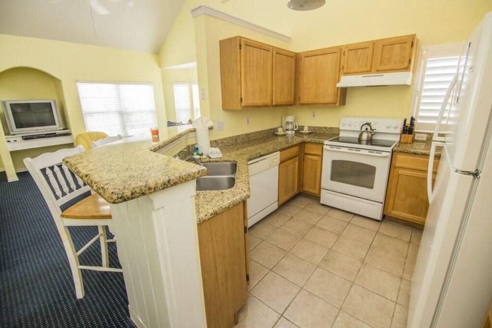 Kathy's Runaway Beach Condo