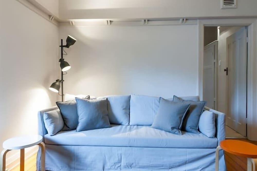 Spacious Art Deco apt. in Darlinghurst