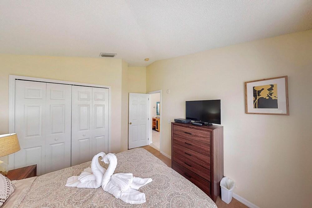 William's Lake Berkley Resort Home