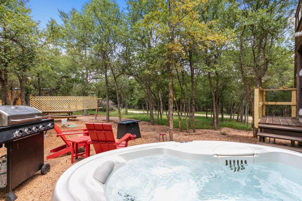 Stunning Modern Tiny Home W/grill