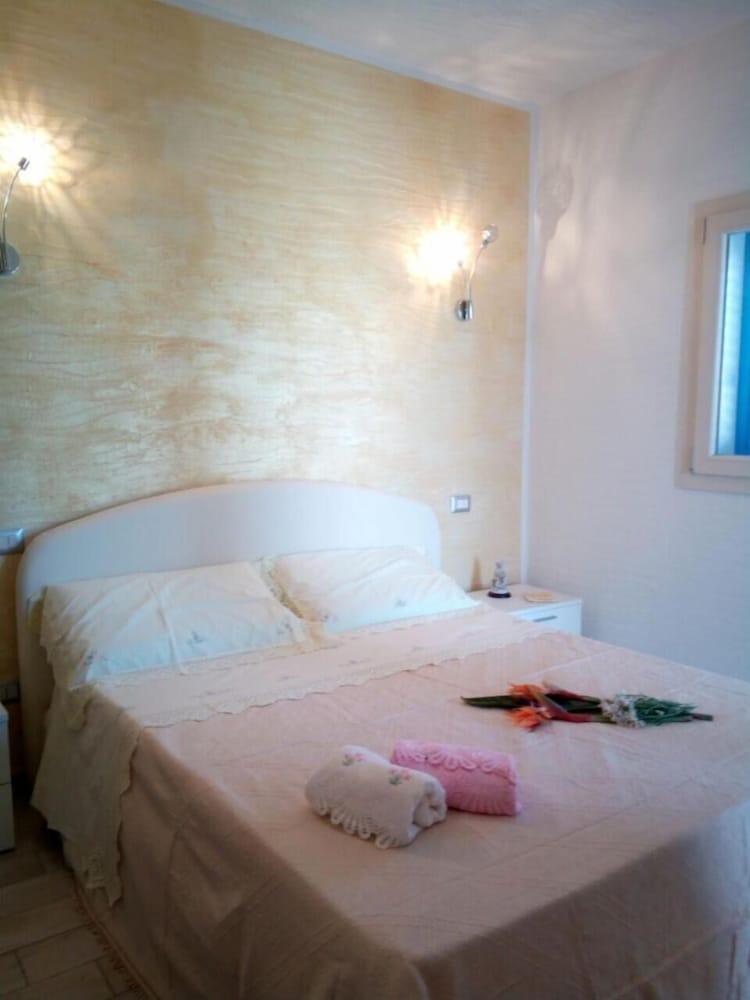 Room in Guest Room - S'olivariu Village Affittacamere - Junior Suite Terrace