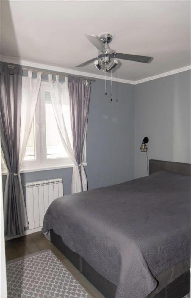 Beautiful Athena Apartment Located in Lukavica