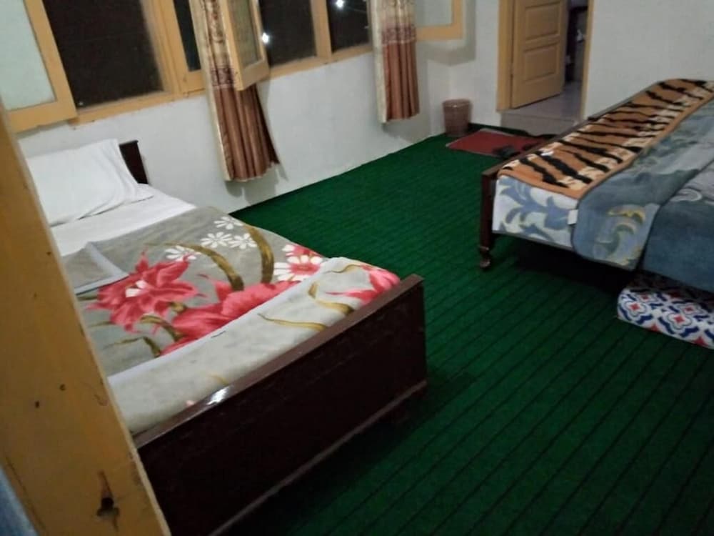 Zahoor Hotel And Restaurant