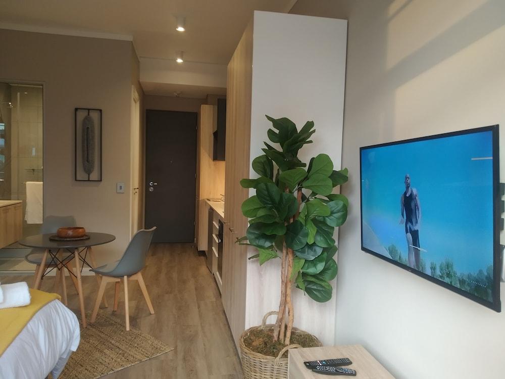 Menlyn Residence Luxury Studio Apartment