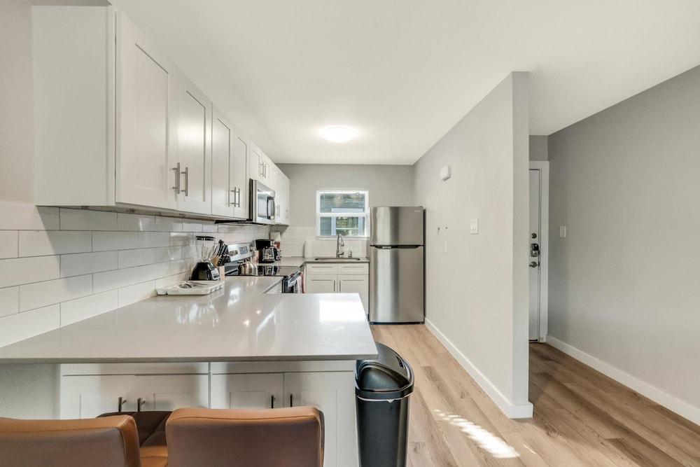 Cozy 2BR Near UT Hyde Park Evonify