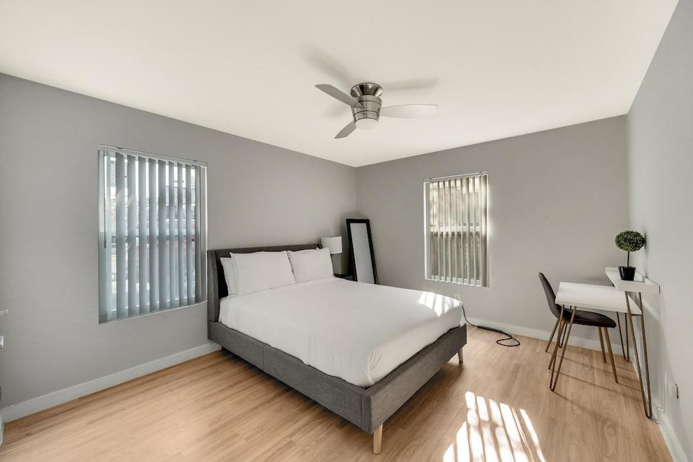 Modern 2BR Near UT Hyde Park Evonify