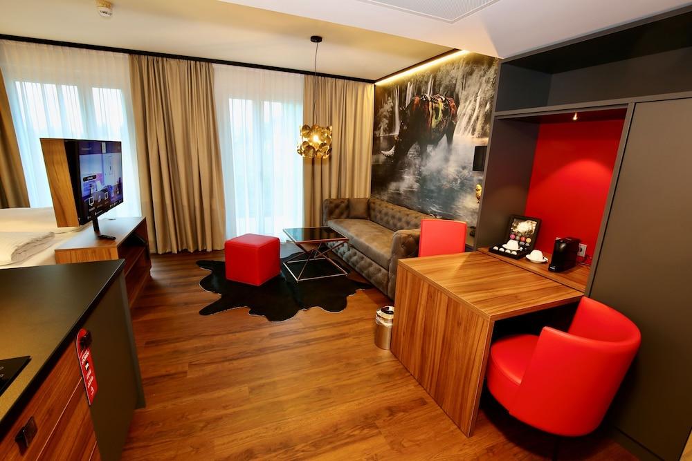 AMEDIA Studios and Living