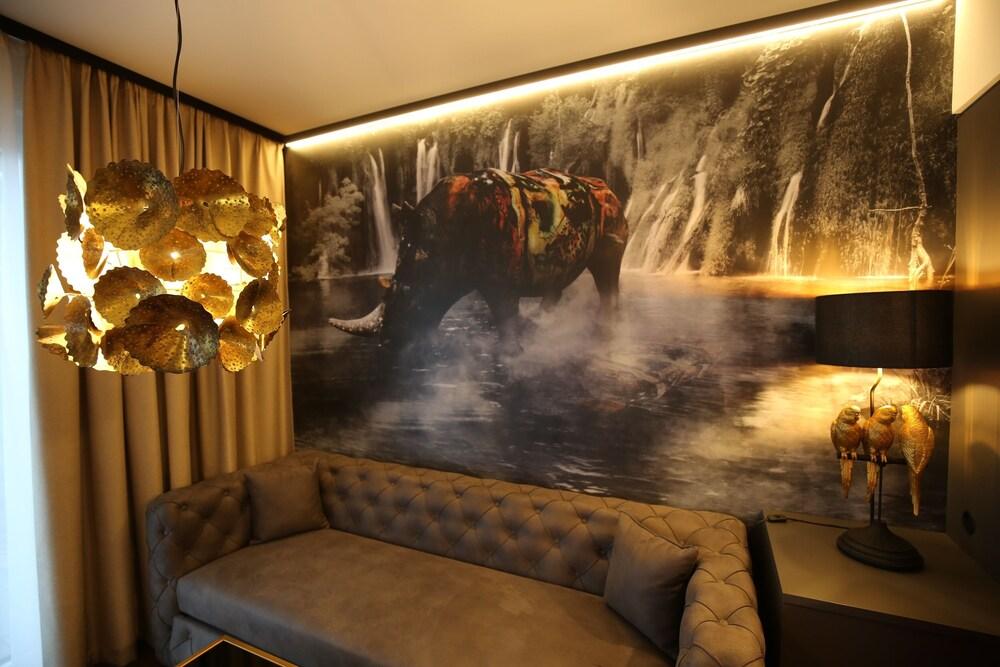 AMEDIA Studios and Living