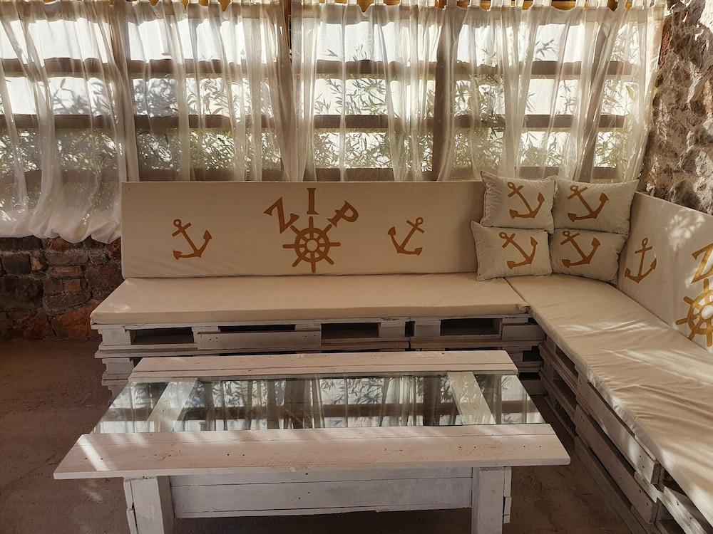 Holiday House Zip , Murter