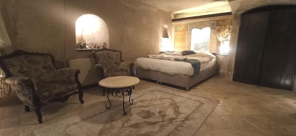 Aladdin’s Cave Suite apartments