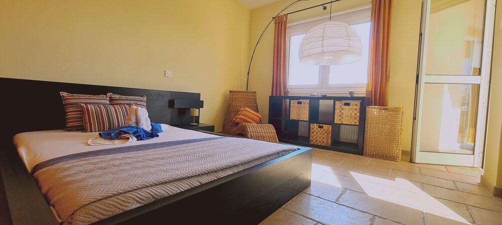 Paphos Elegance Apartment by STAY BnB