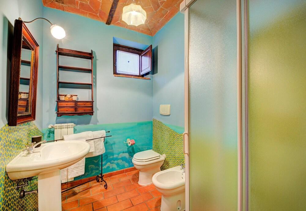 Botticelli With Whirlpool Sauna and Pool