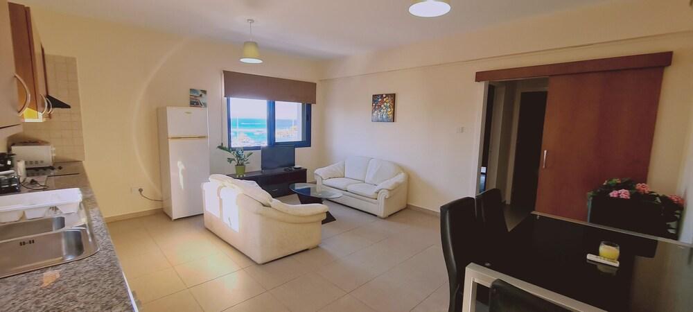 Trinity Apartment by STAY BnB