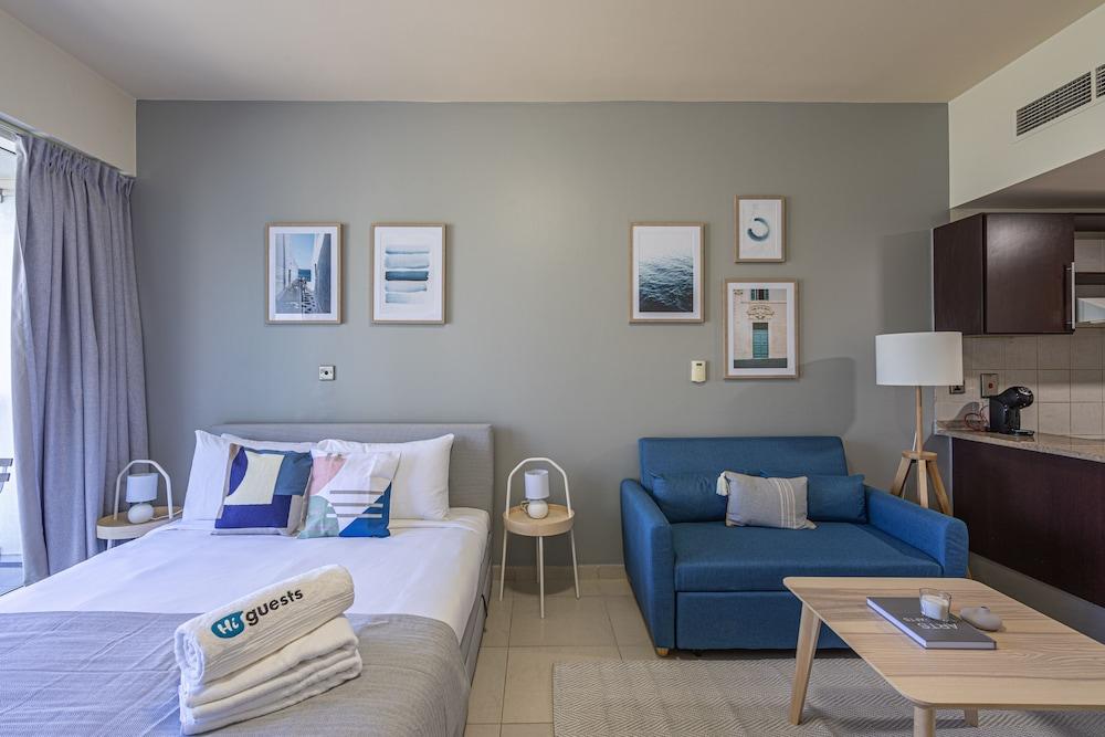 HiGuests - Arch Tower