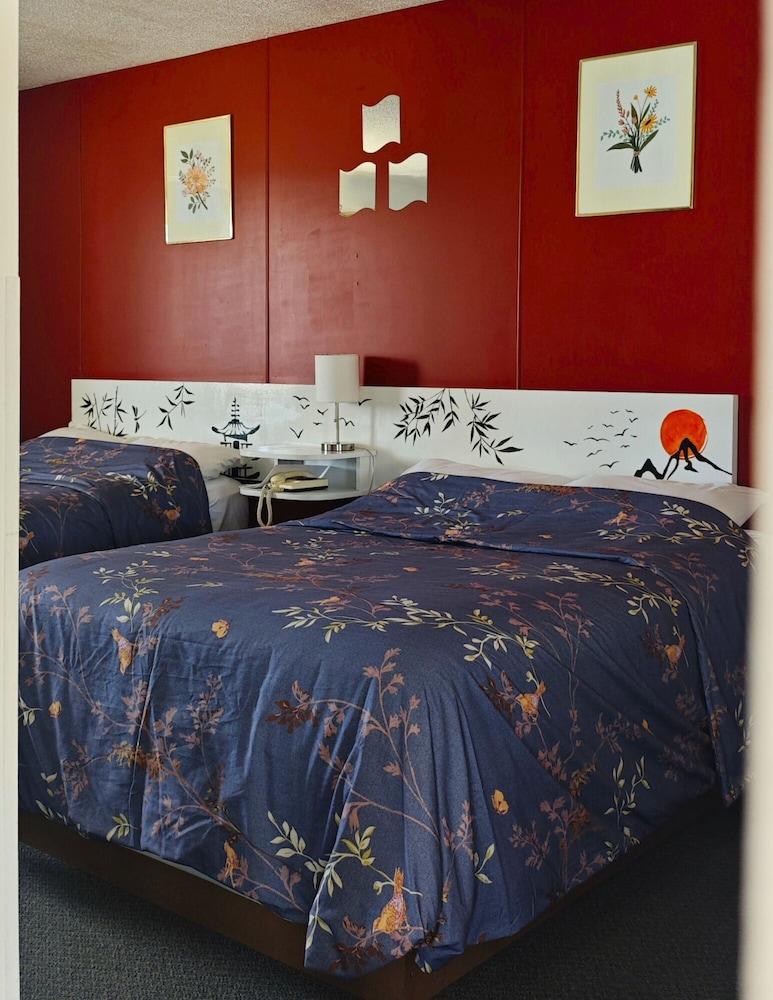 Cozy Corner Motel & Restaurant