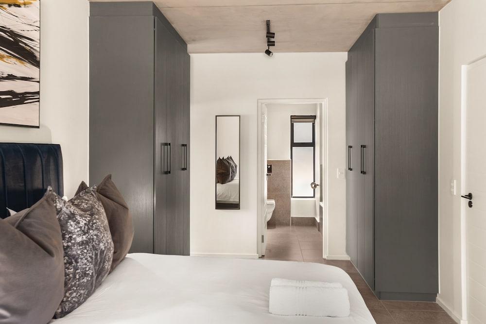 Hyde Park House Apartments