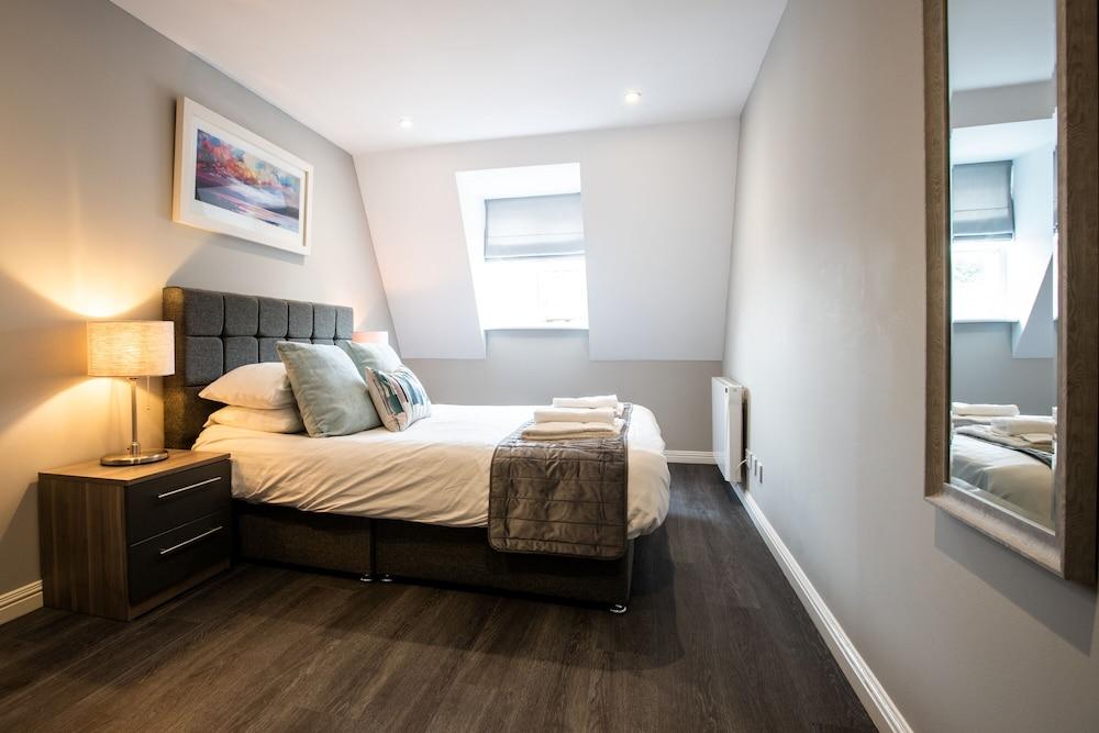 Beautiful central apartment with parking