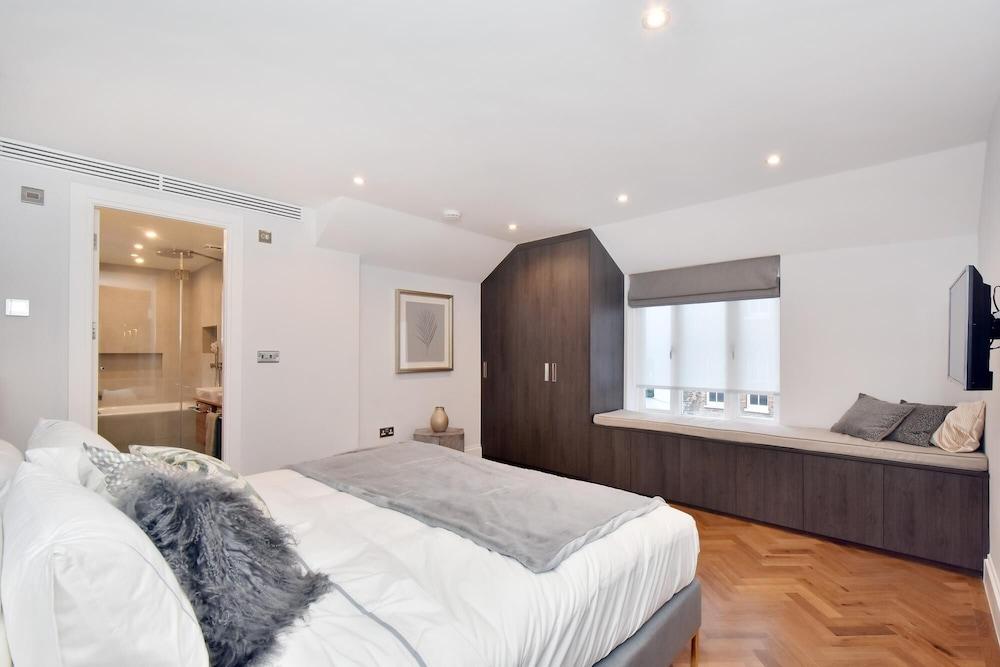 Stunning Mayfair 3 Bed 8 Million Air Conditioned