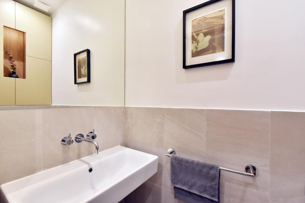 Superb Mayfair 1 Bed 1 5 Bath 5 m Air Conditioned