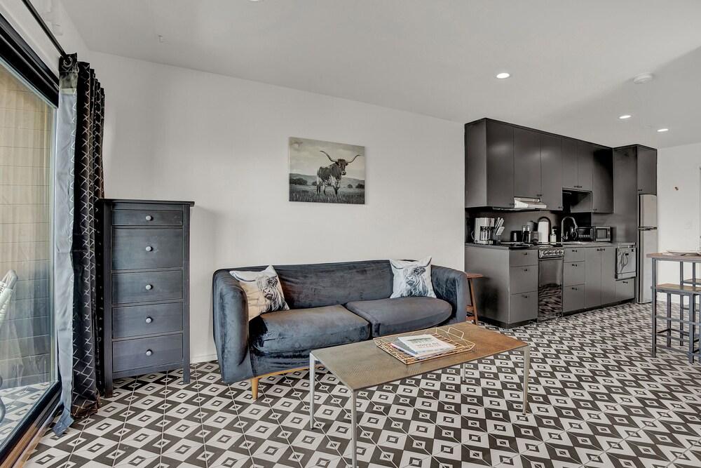 Stunning Soco Studio-skyline Views-steps to Dtown!