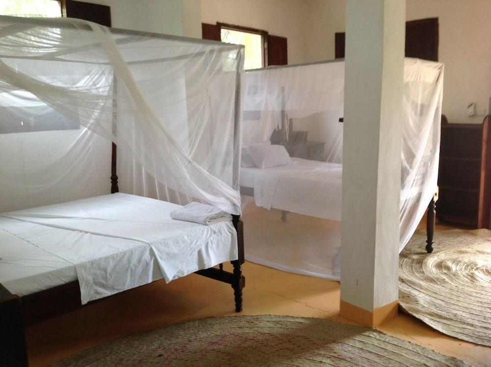 Dudu Villas N Backpackers