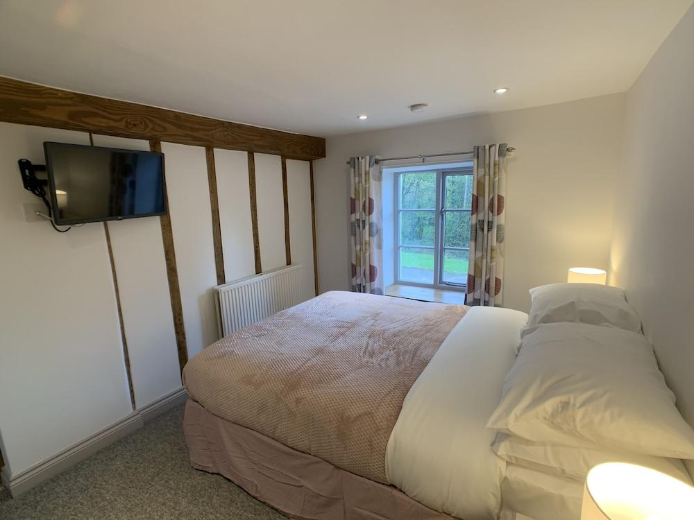 Swan House Tea Room and Bed & Breakfast