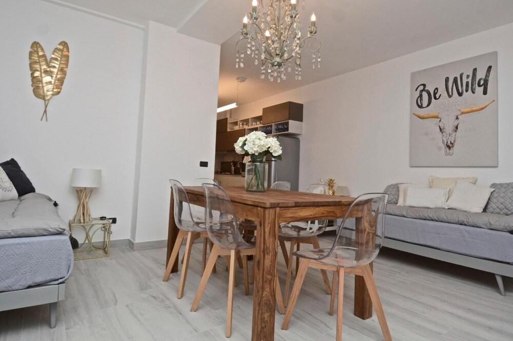 Vatican Luxury 2BD 2BA - Vatican Luxury Rizzo