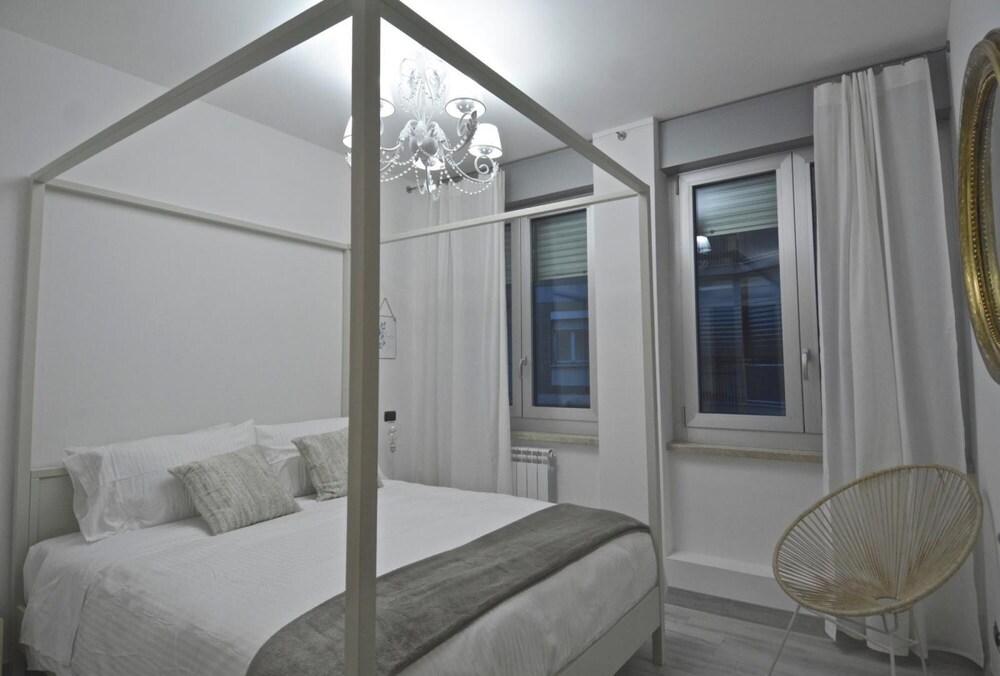 Vatican Luxury 2BD 2BA - Vatican Luxury Rizzo