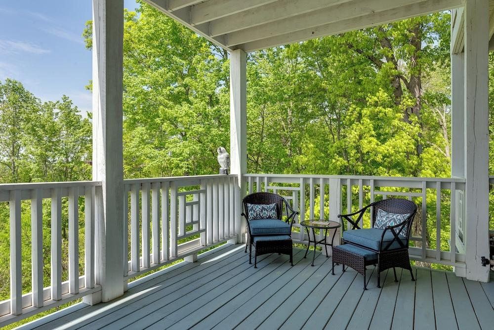 9 to 5 Retreat by Jackson Mountain Rentals