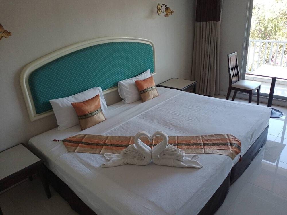 James Mandarin Khaoyai