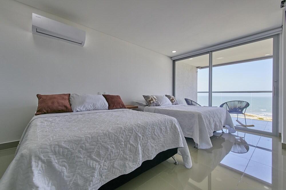 Artsy Oceanview Condo W Incredible Rooftop Pool