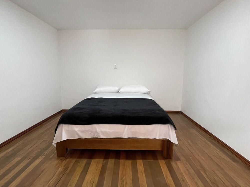 El Jardín Escondido Party Hostel