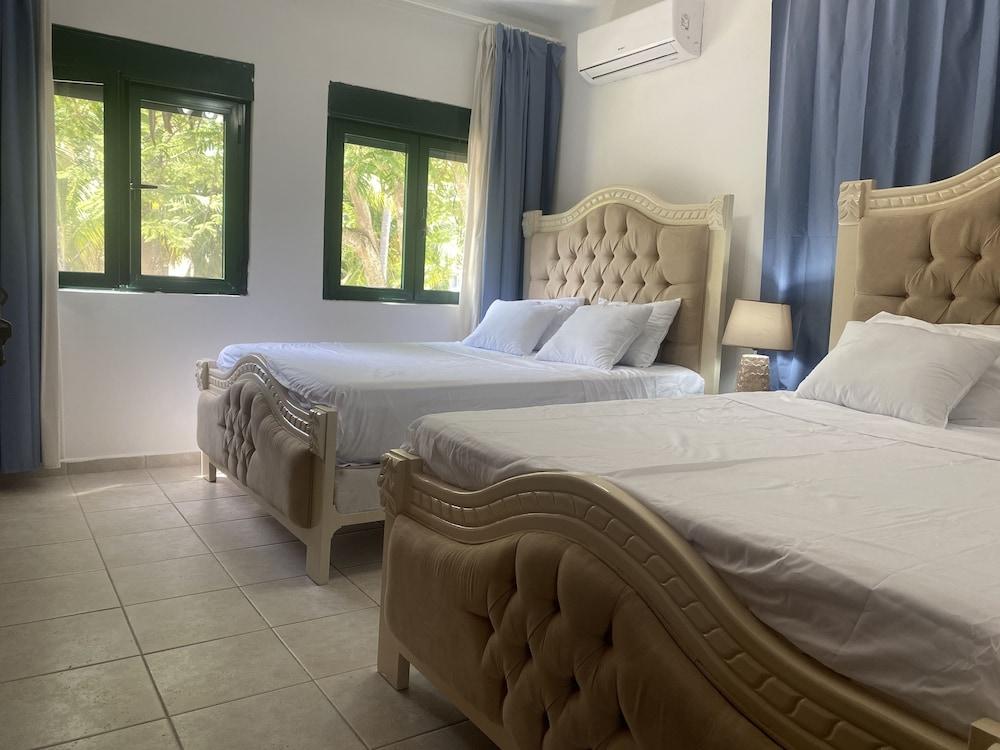 Stanza Mare Beach Front