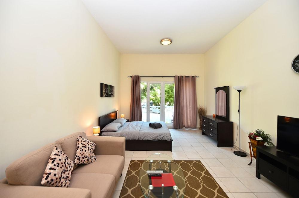 MRH - Studio in Discovery Gardens