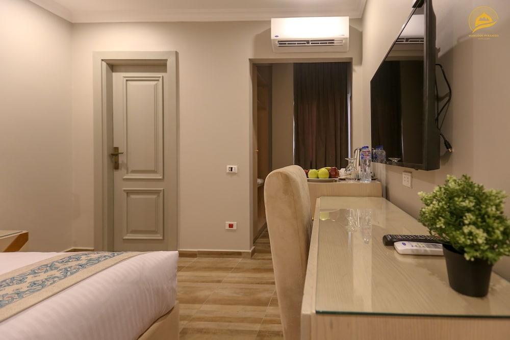Mamlouk Pyramids Hotel