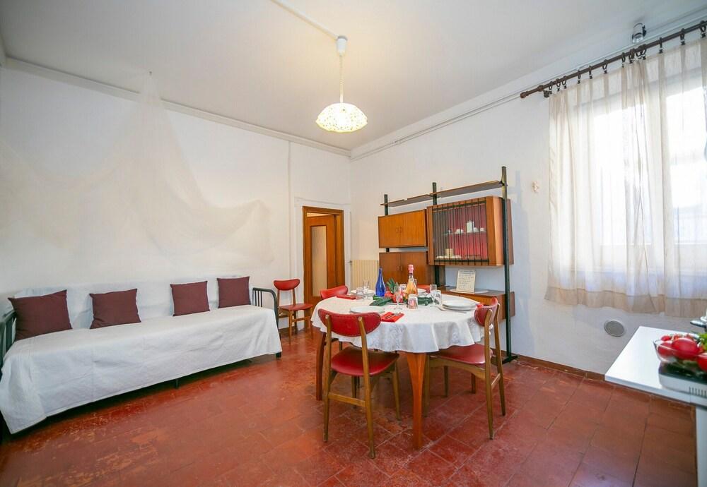 Sergio Il Gufo- Flowers 300 mt From Lake