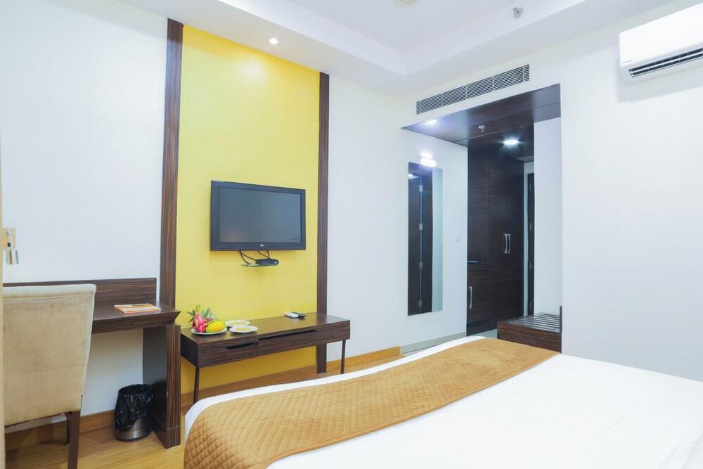 Hotel Hyphen Premier Meerut
