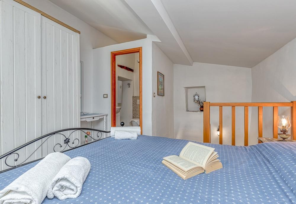 Pool & Whirlpool Villa Marina Cres