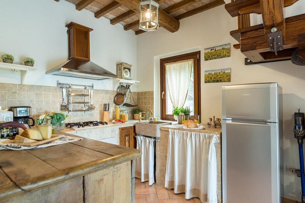 Casale Montegiovi 6 4