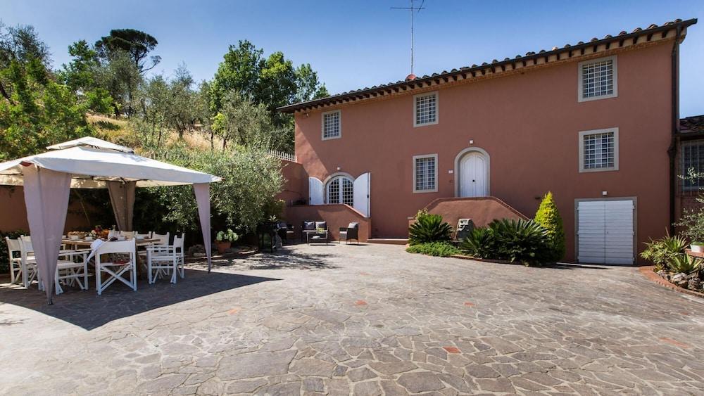 Villa Sissi 10 2 in Massa e Cozzile