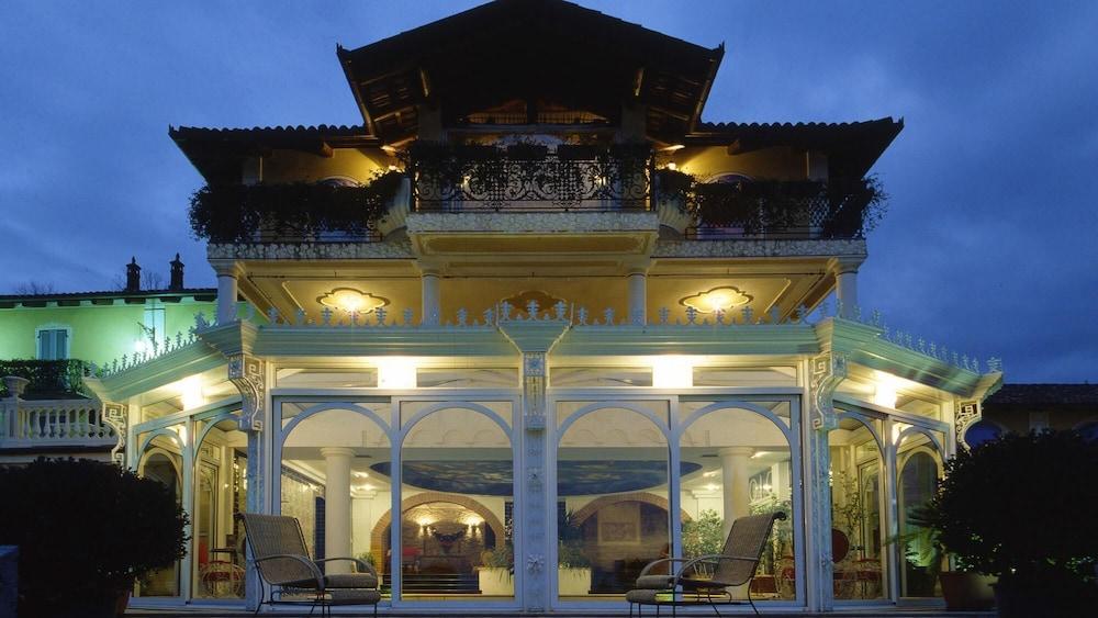 Villa Althea 12 in Mango