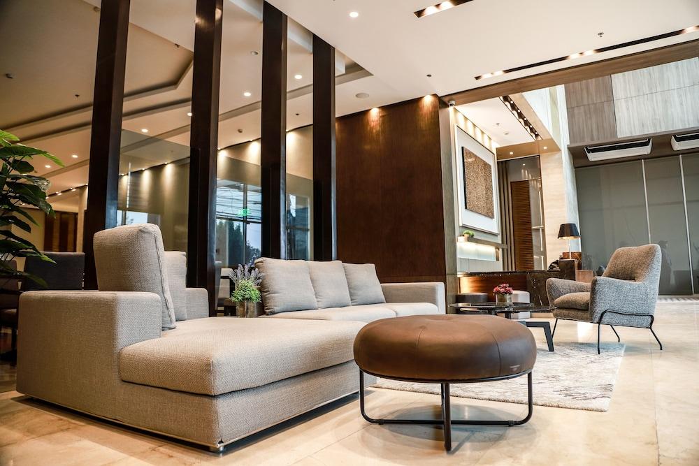 Sotogrande Hotel Katipunan