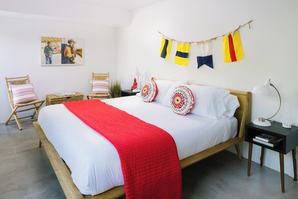 Hotel El Cid by AvantStay – Mid-Century Charm with Poolside Cabanas