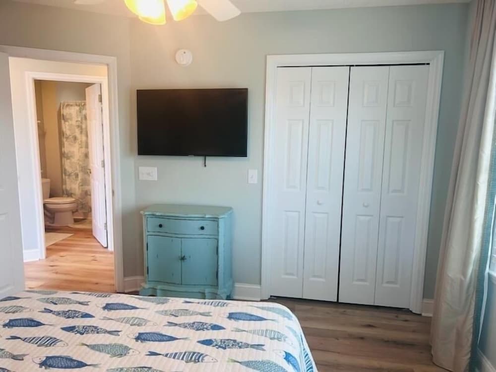 No Egrets 3 Bedroom Condo by RedAwning